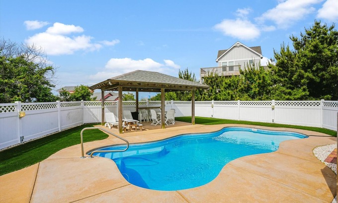 Carolina Dunes Haus | 360-Grad-Ansichten von Meer und Klang. Privates Salzwasser Beheizter Pool mit Cabana, Whirlpool, Spielezimmer!