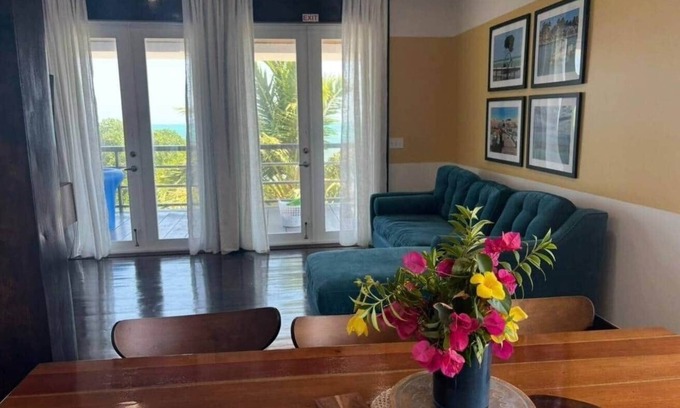 Caye Caulker Haus | 360 Suites Luxury Seaside house on famous Split in Caye Caulker. Paradise.