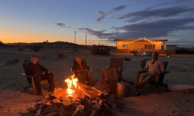 Wonder Valley Haus | 360’ views - 5 acres - stars - sunsets - hot tub