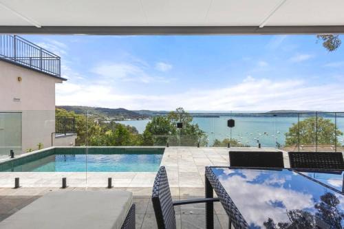Koolewong Haus | 365 Days of Kalm I Pano Water Views I Heated Pool