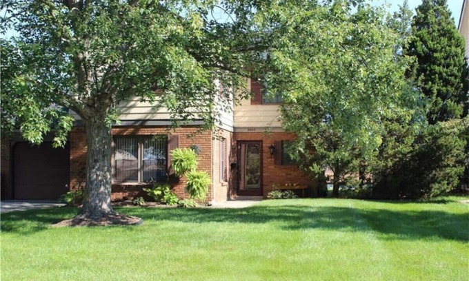 Englewood Haus | 3933 S Valley Brook Drive · ✪ Ed's Englewood well furnished home ✪