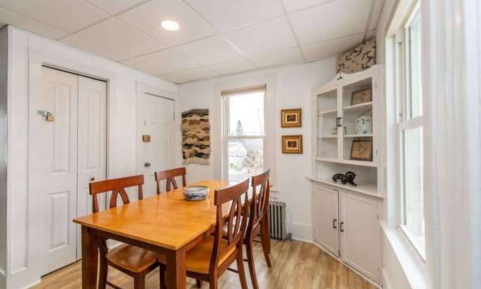 Winooski Wohnung | Spacious Prvt Apt nearby Public Park and Pool!
