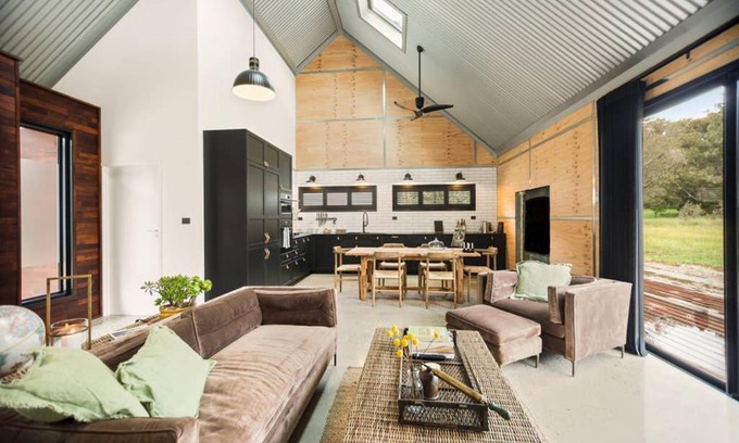 Whitfield Haus | 3BlackSHEDS