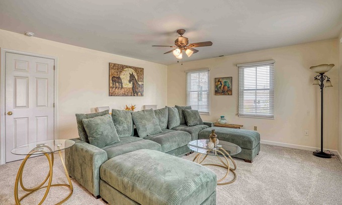 Easton Wohnung | 3Br/1Ba Pondview Langsdale House - A Historic Stay with Heart