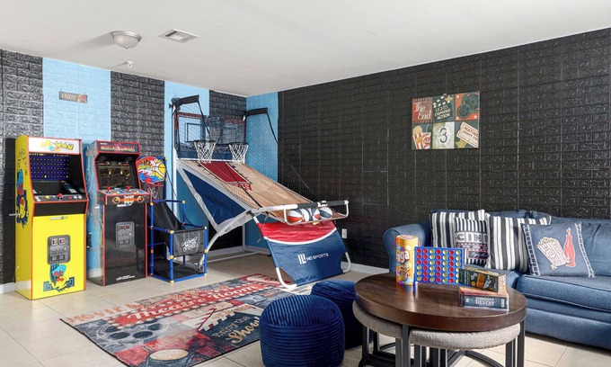 Newark Haus | 3BR/2.5BA Parking Comfort, Style & Convenience