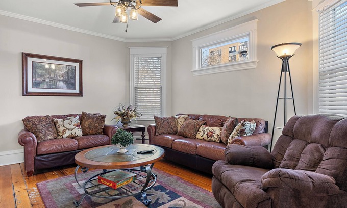 West Seventh Haus | 3br 2ba hse AC WiFi 3 blks to Xcel Event Center, dining,&bars 6.8 mls to airprt