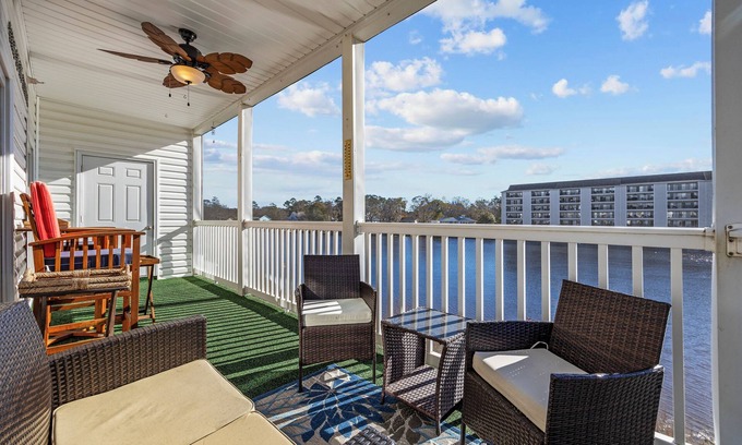 Socastee Eigentumswohnung | 3BR/2BA Intracoastal Condo, Water Views , SMART TVs , Self Check-in
