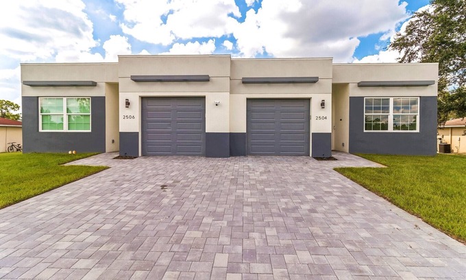 Westminister Haus | 3BR 2BA Modern Minimalist Waterfront Haven