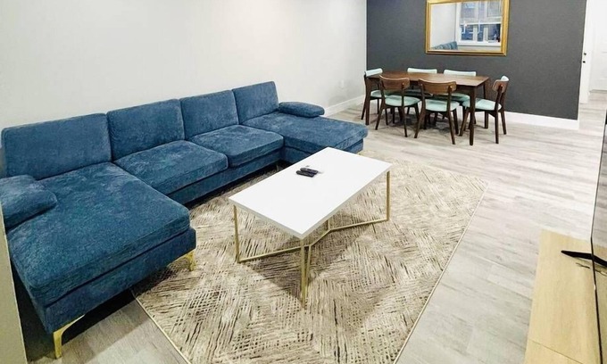 Queens Wohnung | 3BR/2BA with Private Patio