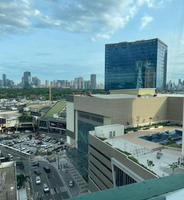 Greenhills Wohnung | 3BR Condominium at Greenhills Shopping Centre