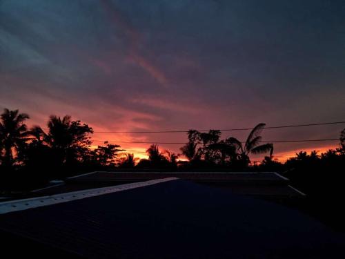 Pinamungajan Wohnung | 3BR House with Sunrise & Sunset View