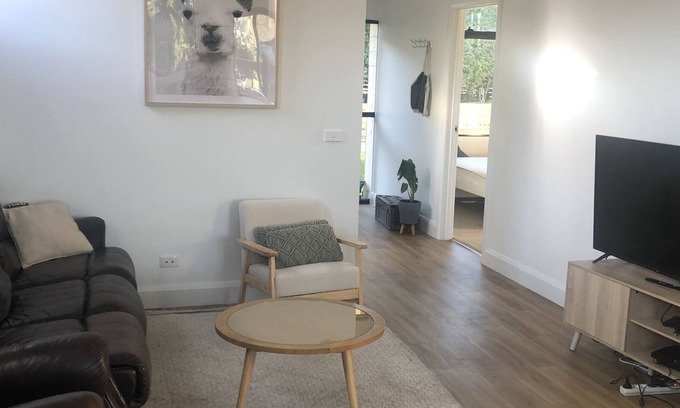 Lindisfarne Haus | 3BR Lindisfarne Townhouse near Cafes, Pub, Parks