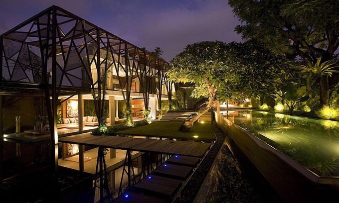 Central Seminyak Villa | 3BR mit privatem Pool Ziva eine Residenz