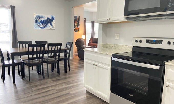 Oneonta Wohnung | 3rd Base Apt 1 - All Star Baseball Rentals