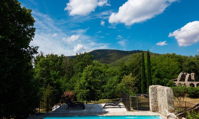 Sauve Haus | 4-5 pers (115 m² ) 2 bedrooms, 2 bathrooms, 2 WC large living room open kitchen