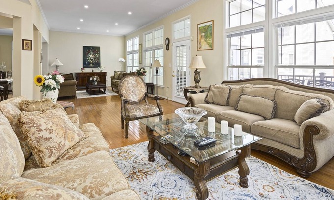 Potomac Falls Haus | 4 Bdr. Suburban Home | Near D.C, Perfect for Families