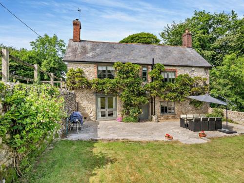 Axminster Haus | 4 Bed in Charmouth THEFA