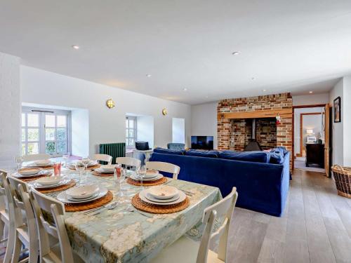 West Lulworth Haus | 4 Bed in Lulworth Cove DC176