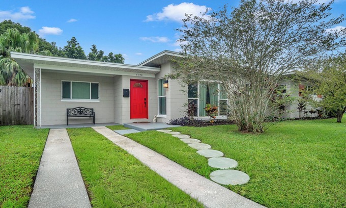 Englewood Park Haus | 4 Bedroom 2 Bath Pet-Friendly Pool Home Orlando Airport