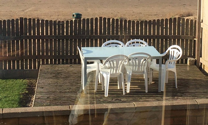 Brean Haus | 4 bedroomed beach bungalow with beach access brean