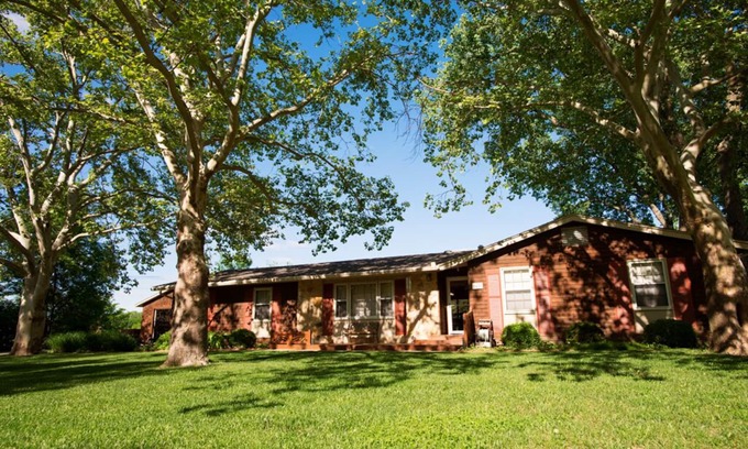 Emporia Haus | 4 Bedroom Home Central Location