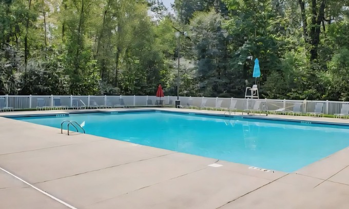 Calera Haus | 4-bedroom house in charming Timberline Golf neighborhood with pool