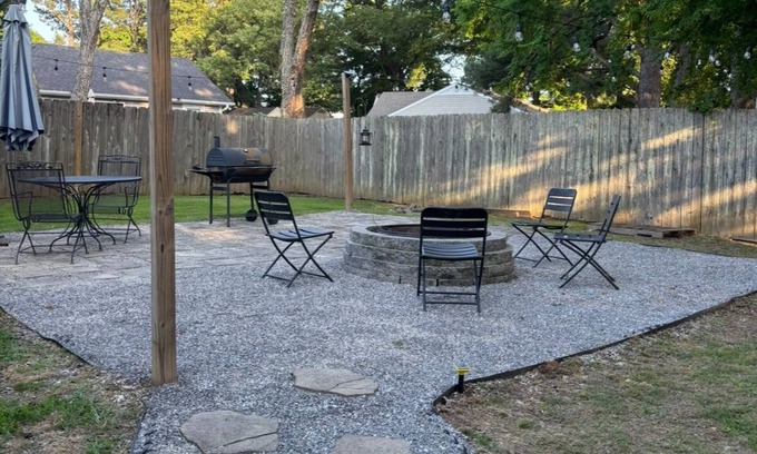 Ellendale Haus | 4-bedroom house near Shelby Farms with WiFi, AC