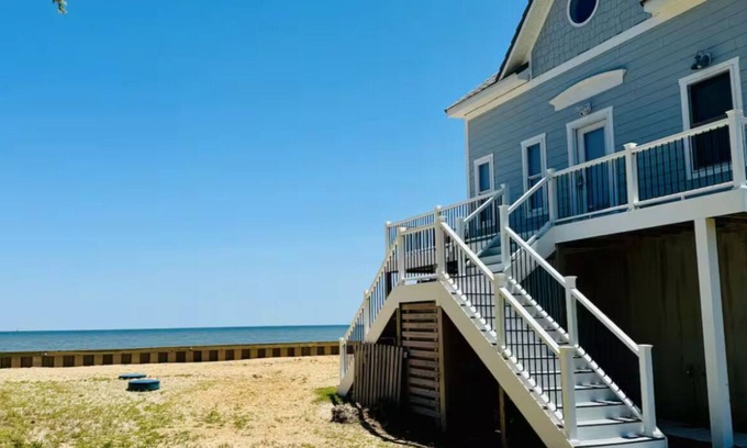 Point Lookout Haus | 4 Bedroom Luxury Private Beach Retreat
