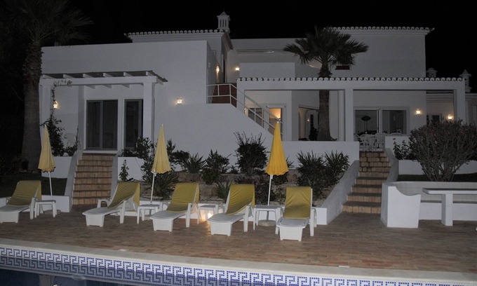 Ferragudo Haus | 4 Schlafzimmer Luxusvilla mit Meerblick in Strandnähe