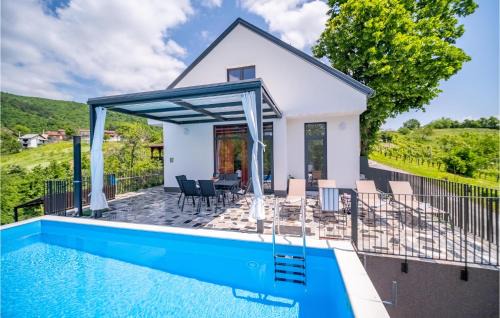 Jastrebarsko Haus | 4 Bedroom Nice Home In Ivancici