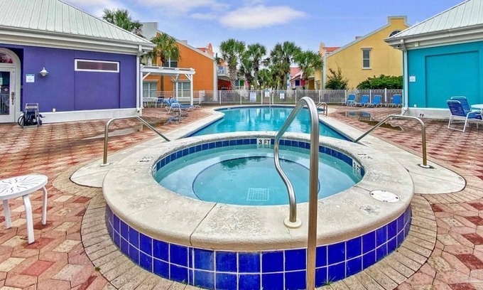 Sunset Pass Haus | 4 Bedroom Townhome 416741 by Houzlet