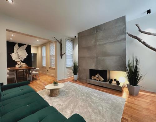 East Allegheny Wohnung | 4 BEDS Private Patio Central Modern Stay