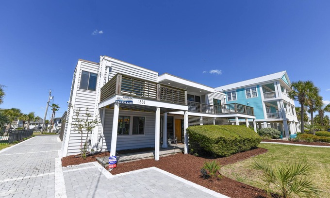 Inlet Harbour Haus | 4 BR 2nd Row Beach House with a Private Pool! California Dreamin'