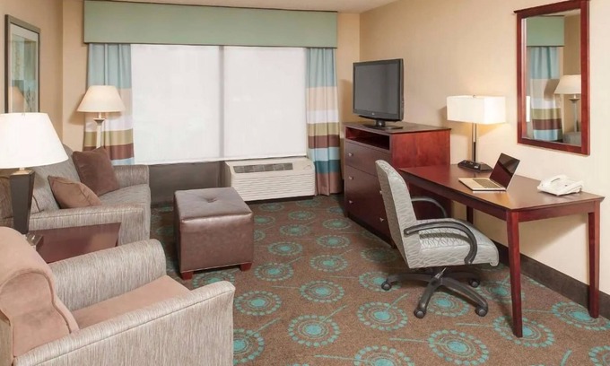 South Bend Hotel | 4 Budget-Friendly Suites for Family Stay w/ Kitchen & Indoor Pool Access