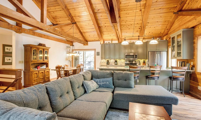 Upper Kingsbury Haus | 4 Mi to Beach: Lake Tahoe Mountain Retreat!