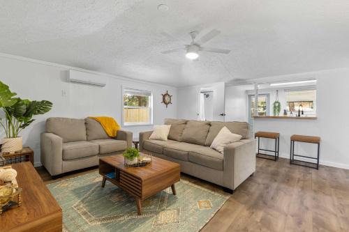 Rio Haus | 4 Mi to Dtwn Jensen Beach Cottage