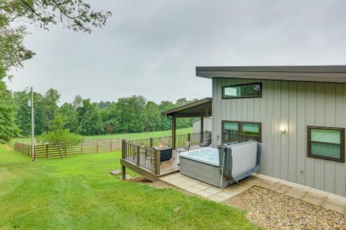 Walhonding Haus | 4 Mi to Mohican River Ohio Amish Country Cottage