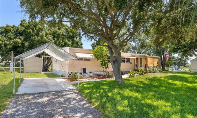 Taylor Creek Haus | 4 Oaks Oasis 2BR 2BA