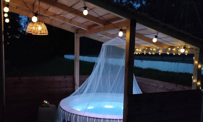 Capvern Haus | 4-person gîte with jacuzzi and tennis court