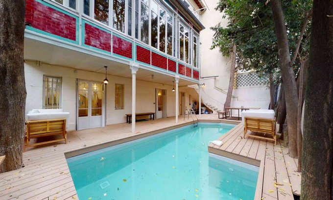 1st Arrondissement Resort | 460 m² Privatzimmer ∙ 1 Schlafzimmer ∙ 2 Gäste