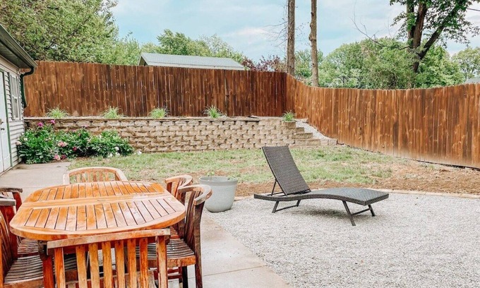 Lincoln Haus | 4bd 3b 8 guests | Large Backyard | BBQ Grill