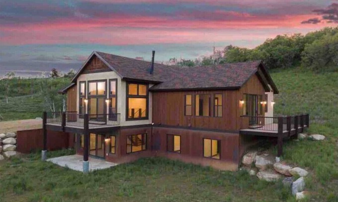 Clark Skihütte | 4bdrm/3 Bath Ski in/out Chalet in North Routt CO