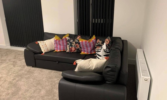 South Ockendon Haus | 4Bed House - Direct links into Central London