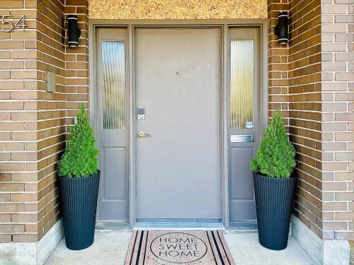 Renfrew-Collingwood Haus | 4BR 2BA Downtown-View Cozy House with Parking, Pet-Free