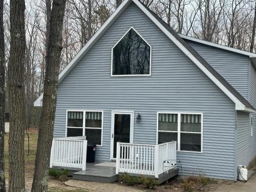 Higgins Lake Haus | *4BR 2BA N Shore Hidden Retreat*