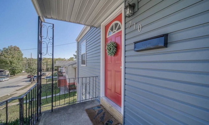 Rolla Haus | 4BR, 2BA | Sleeps 8 | 5 Min to S&T & Downtown