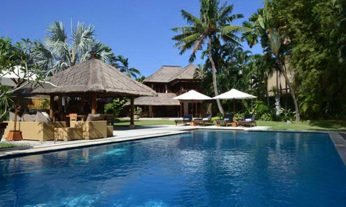 Legian Villa | Sienna 4 Schlafzimmer, Luxus Große Villa-Seminyak