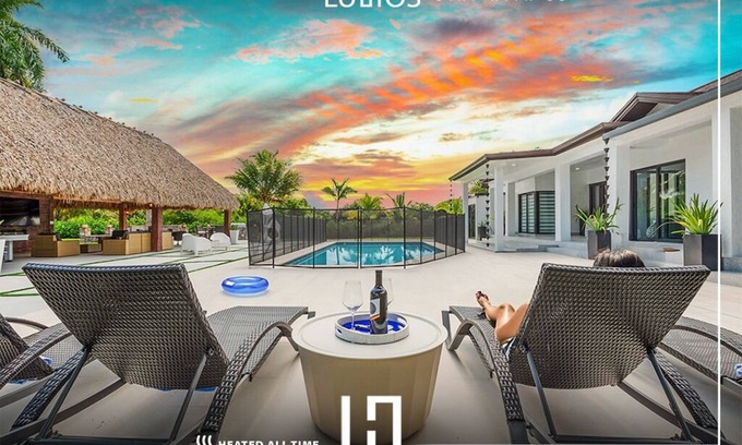 Ludlam Haus | 4BR Luxury Oasis: Pool, Gym & Private Lake