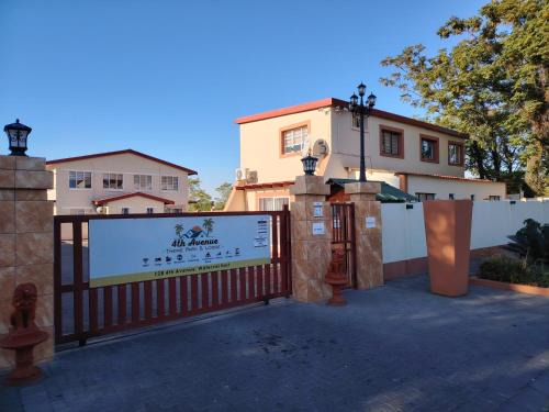 Rustenburg Hotel | 4th Avenue Themepark & Lodge