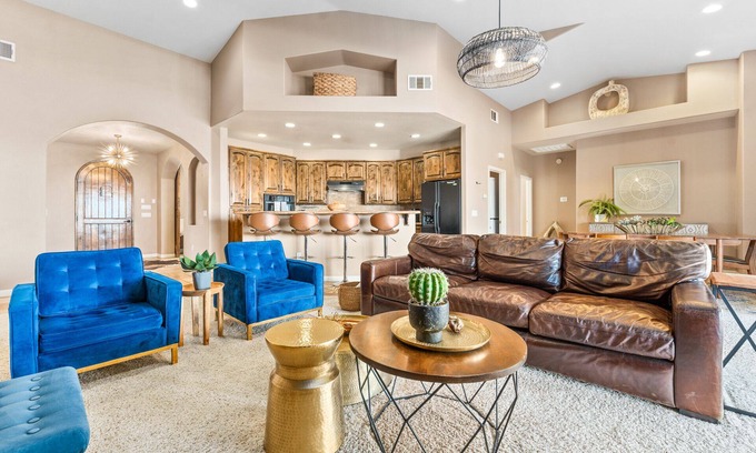 Joshua Tree Highlands Haus | 5 Schlafzimmer, 5 Hektar, mit Pool und Spa, tolle Aussicht in der Nähe des Parks!